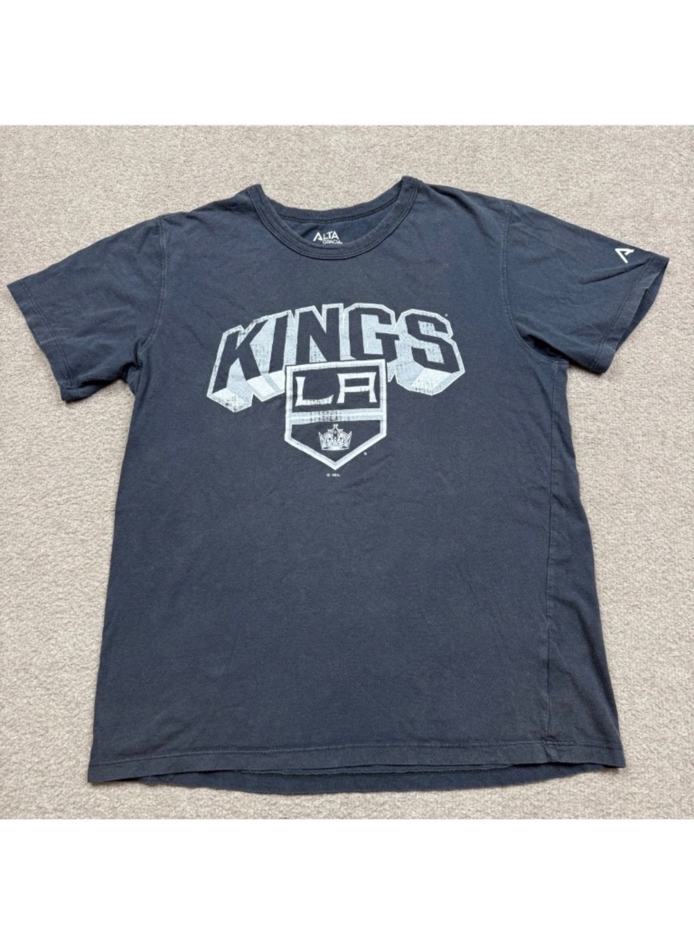 LA Kings Men's Shirt Size M Black NHL Hockey Alta Gracia Graphic Tee Outdoor